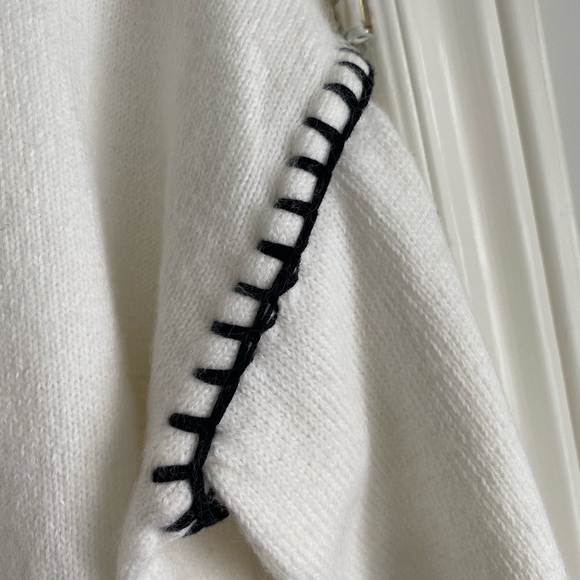 NWT LOFT Women's White Sweater with Black Stitching Trim XS - Picture 4 of 9
